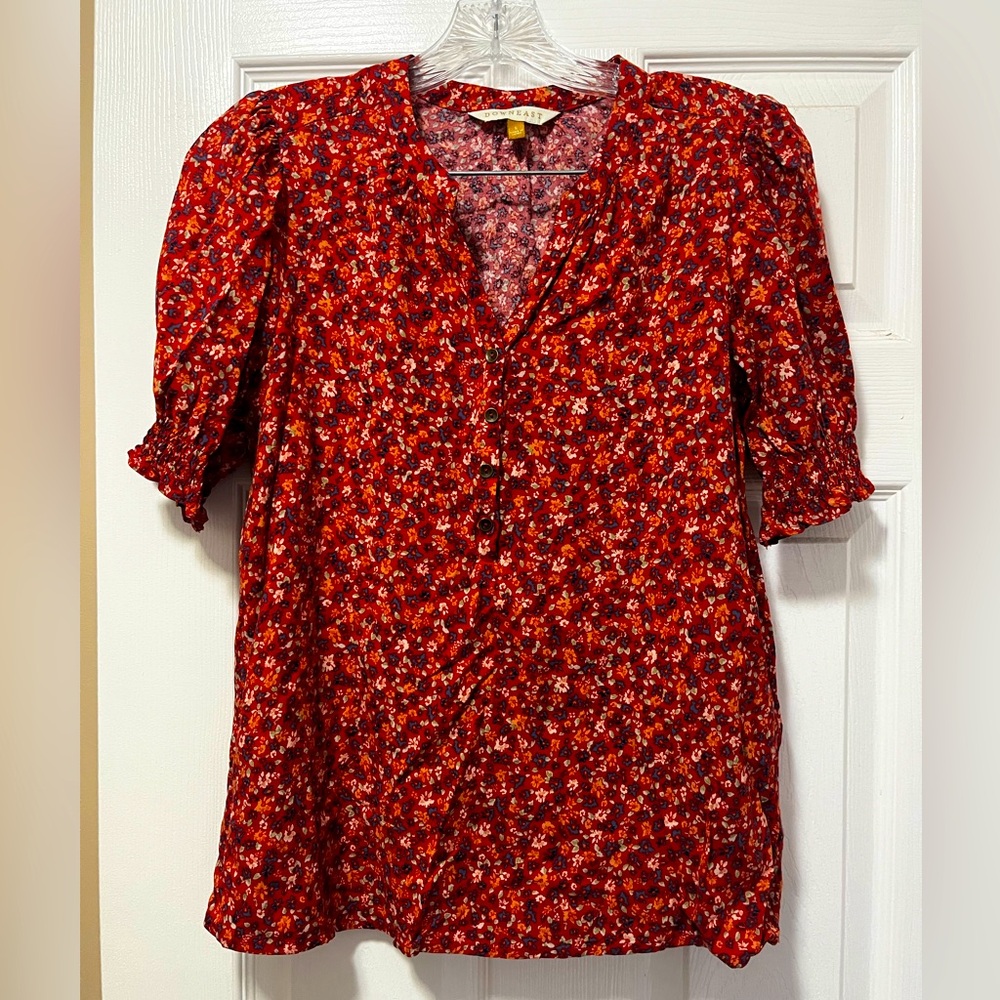 Down East brand women’s blouse size small